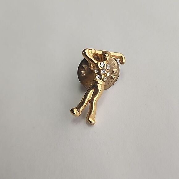 Gold Tone Golfer Pin Brooch Lapel Tie Rhinestone Swinging Gold Club - Picture 1 of 4